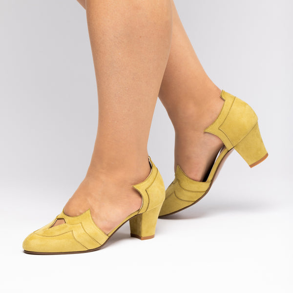 Asha 85 suede-trimmed mesh pumps in black - Aquazzura