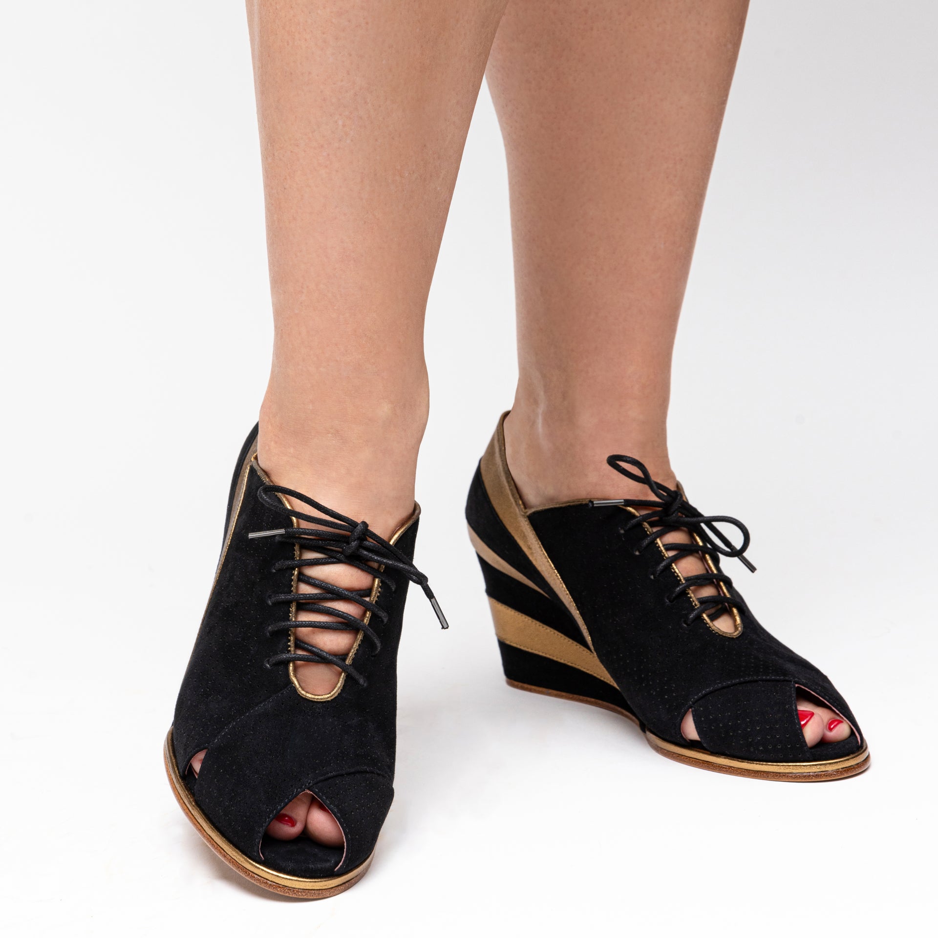 Esme 1930s Wedges (Gold/Black) – American Duchess