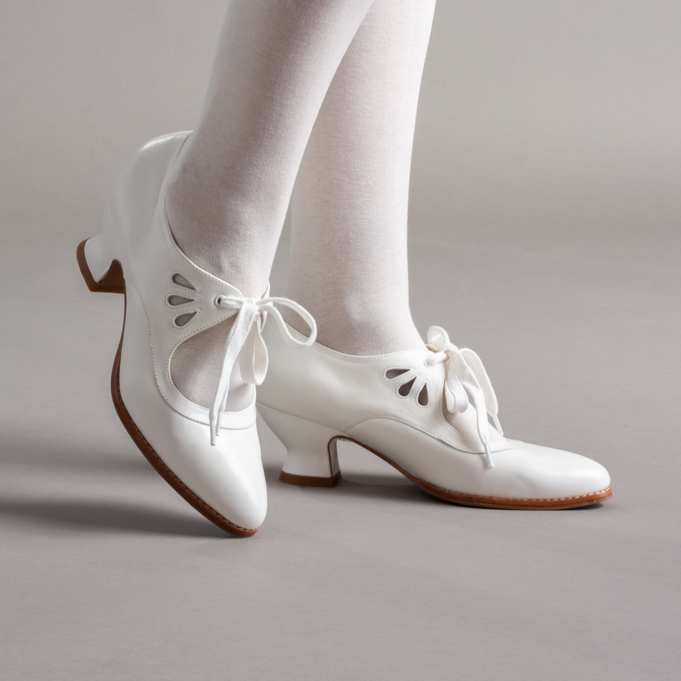 Gibson Edwardian Leather Shoes (Soft Ivory), 7