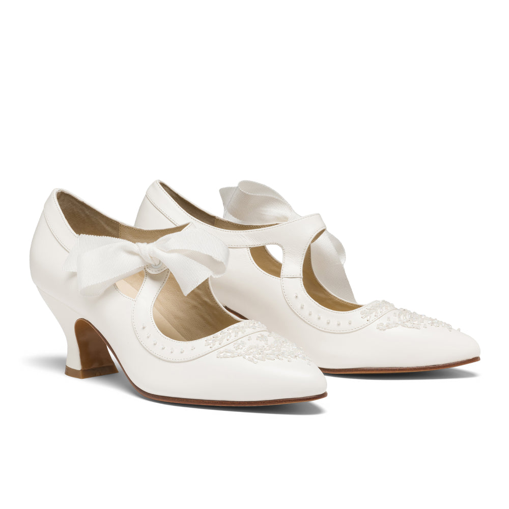 Laurel Beaded Edwardian Shoes Wide (Soft White) 5W