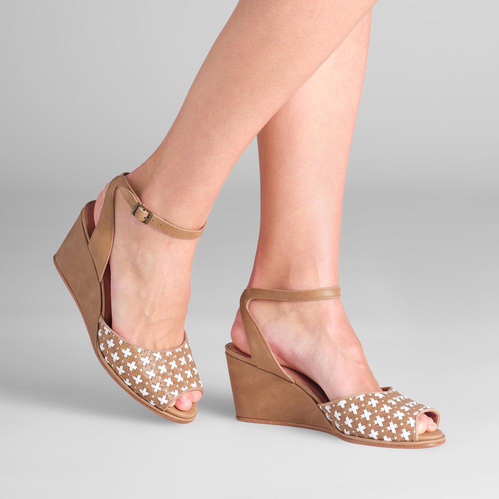 Judy 1940s Wedges (Tan/Ivory) – American Duchess