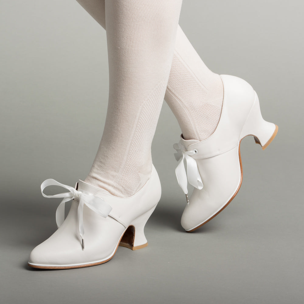 Pompadour Women's 18th Century Shoes Wide (Ivory)