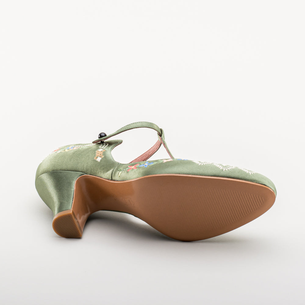 Daisy Embroidered T-Straps (Green)