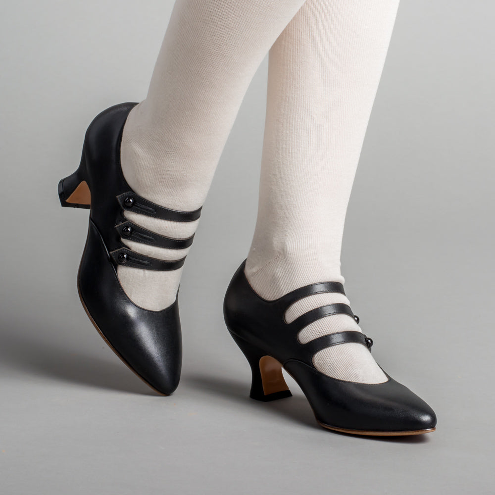 Edwardian women's shoes shop