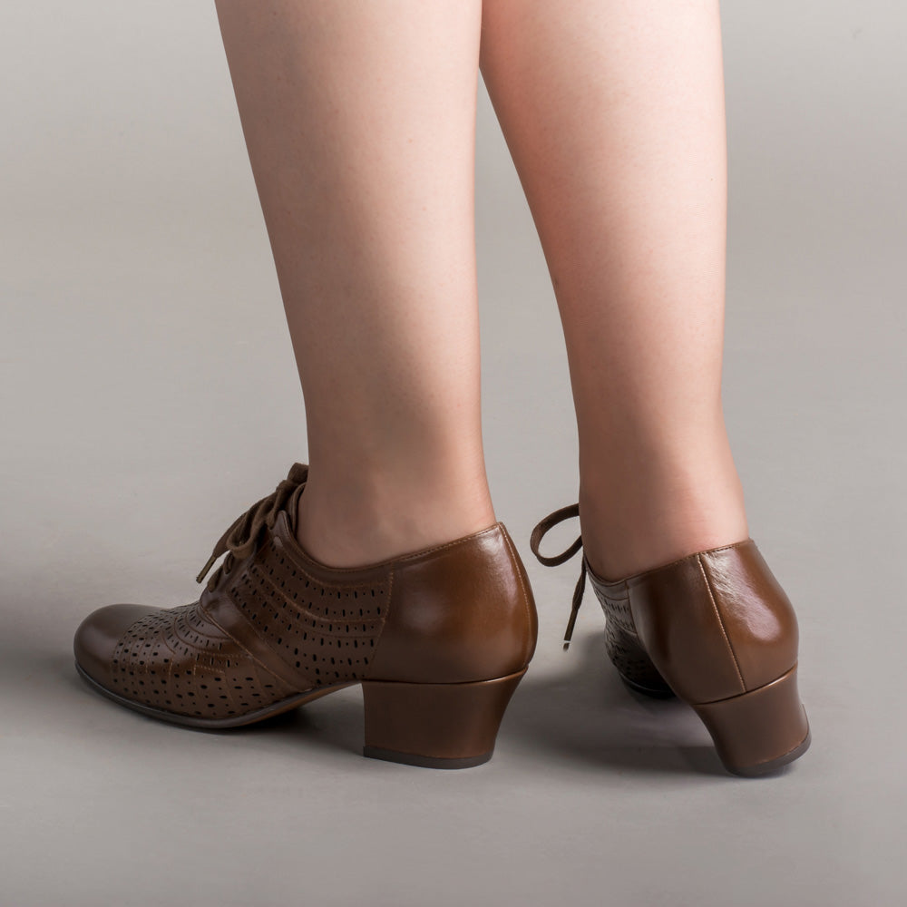 Womens tie hotsell oxford shoes