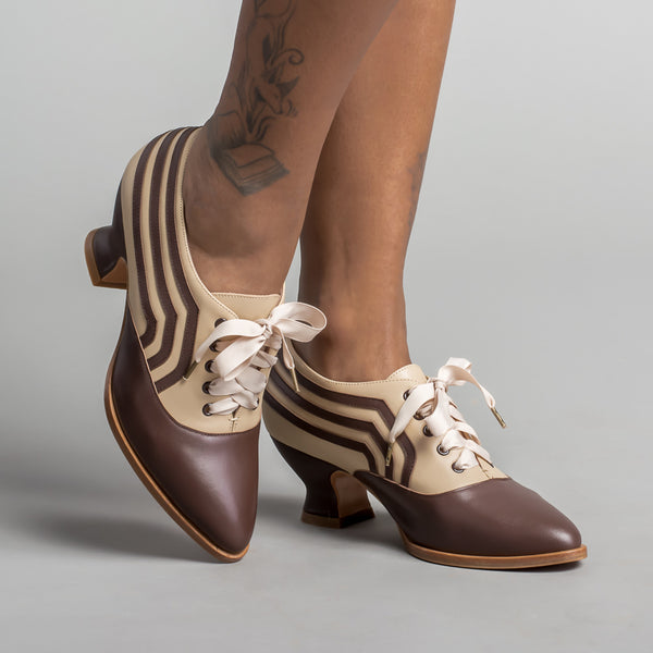 フランスアンティークパース Bernadette Edwardian Oxfords (Tan/Brown) – American Duchess