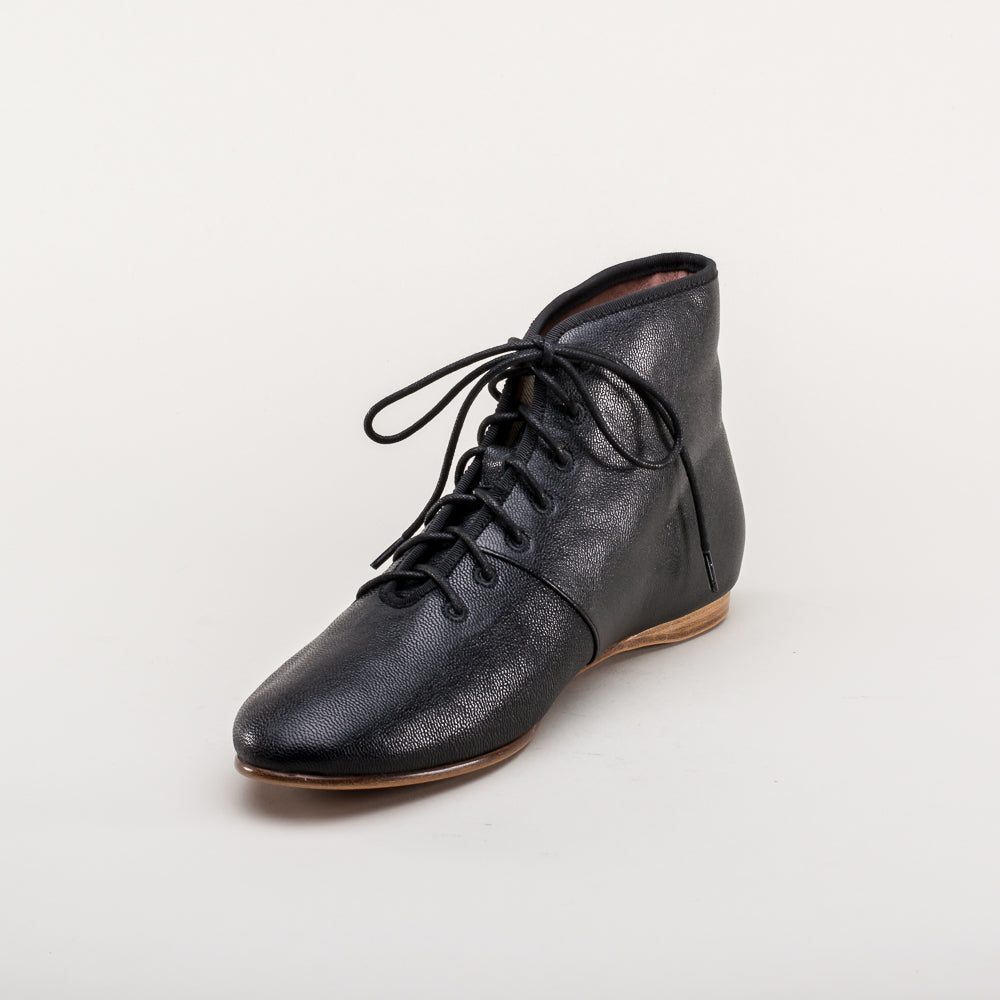 Emma Women\'s Regency Leather Boots (Black) – American Duchess | Blusen