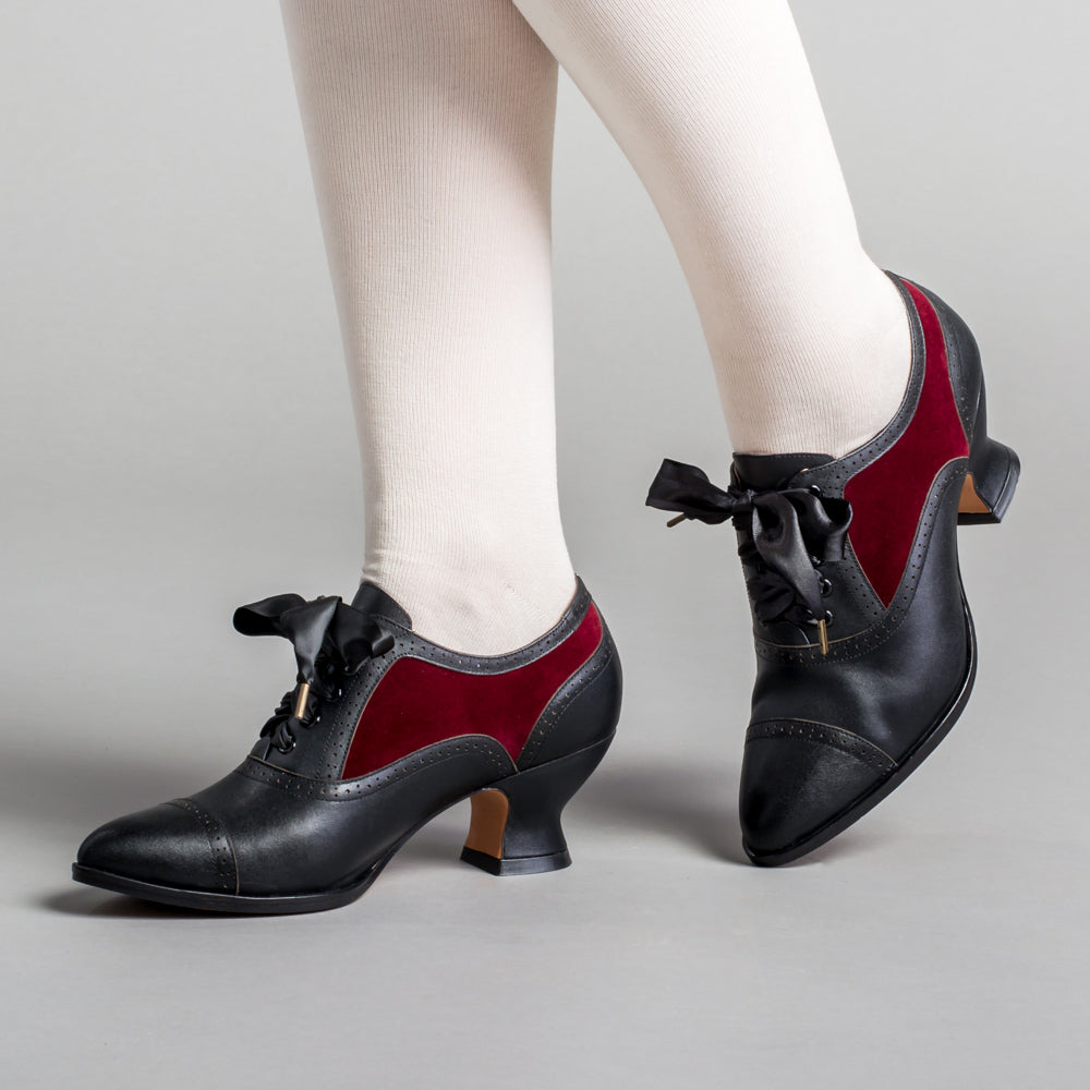 Two tone black/red oxford lace up shoes, bottom dipped in red sole