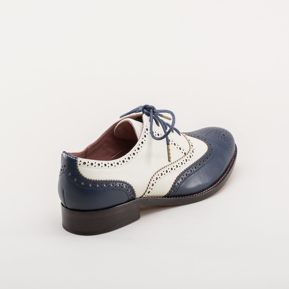 Women's spectator clearance oxford shoes