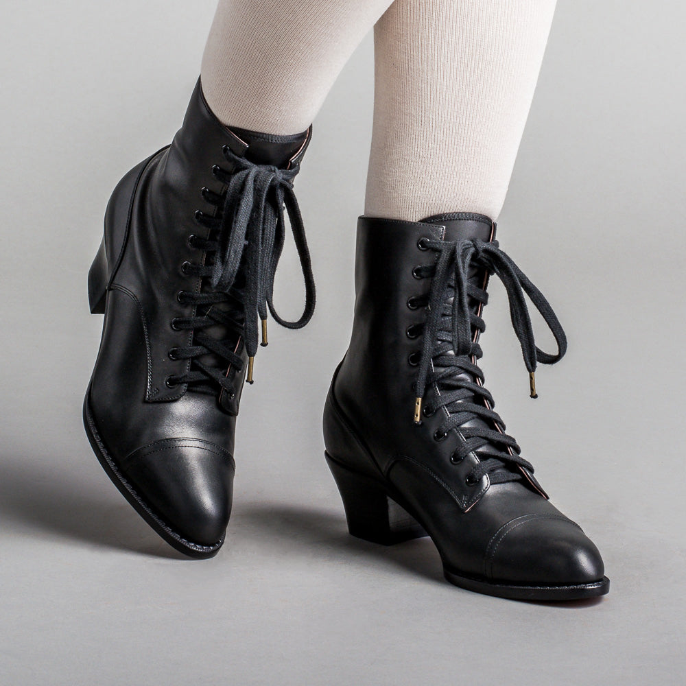 Chanel Black/White Leather Lace Up AnkleBoots Size EU 38 US 8 UK 5 AU 7
