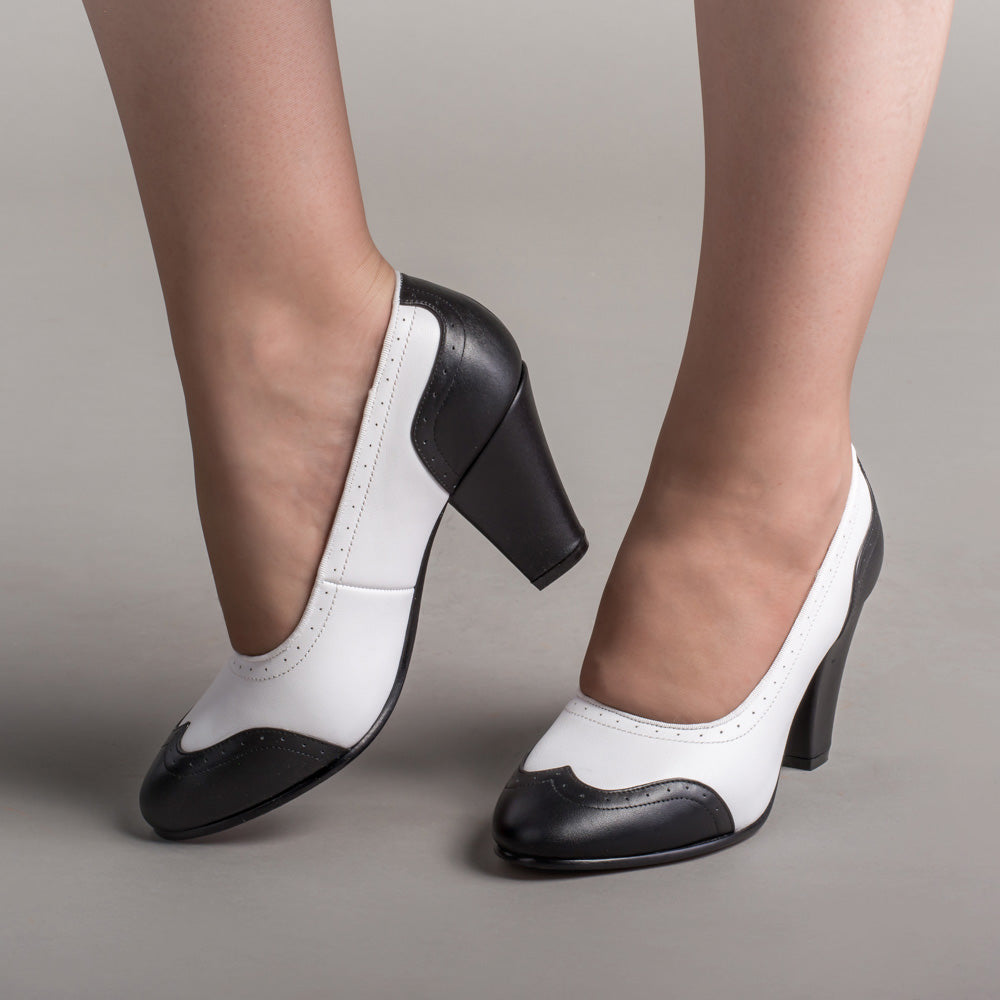 Ladies sales spectator pumps