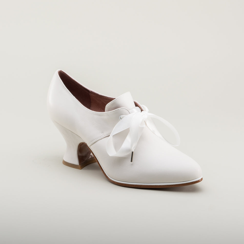 Pompadour Women's Leather 18th Century Shoes (Ivory) – American Duchess