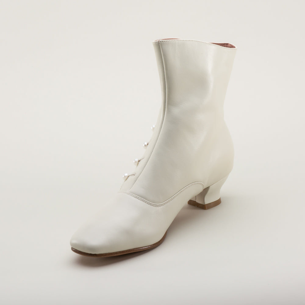 White beatle boots on sale